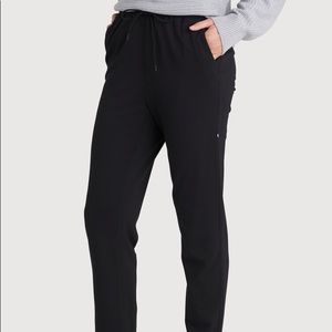Kit and Ace Made to Move Pants (NWT)